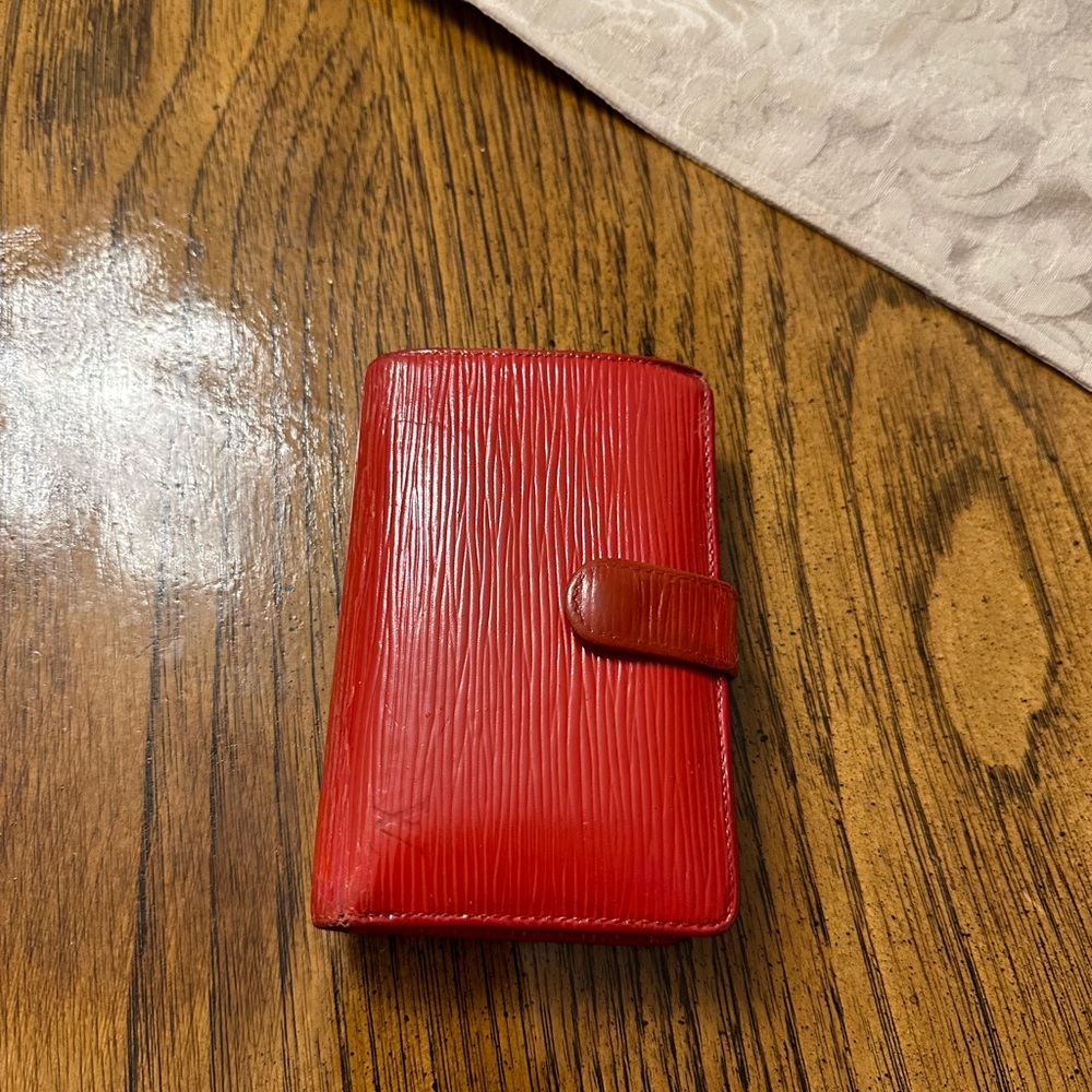 Pre-Loved Louis Vuitton Red Epi Kisslock Wallet